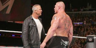 Hay tensión en la WWE: esto tuvo que hacer Shane McMahon para defender a su padre de Brock Lesnar