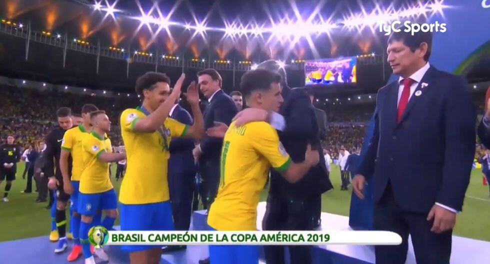 Marquinhos decidió no saludar al presidente de Brasil en la ceremonia de Copa América 2019. (TyC Sports)