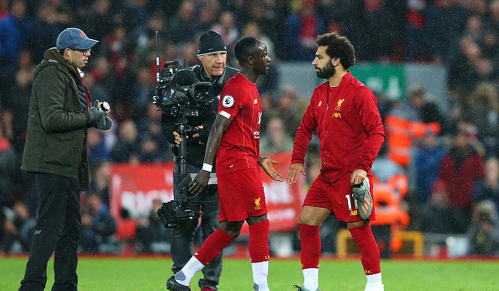 Sadio Mané con Mohamed Salah en triunfo del Liverpool. (Foto: Getty)