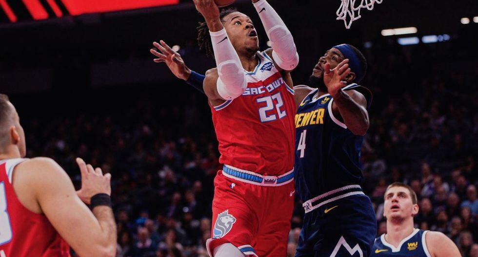 Los Sacramento Kings derrotaron a los Denver Nuggets por 100-97. (Twitter)