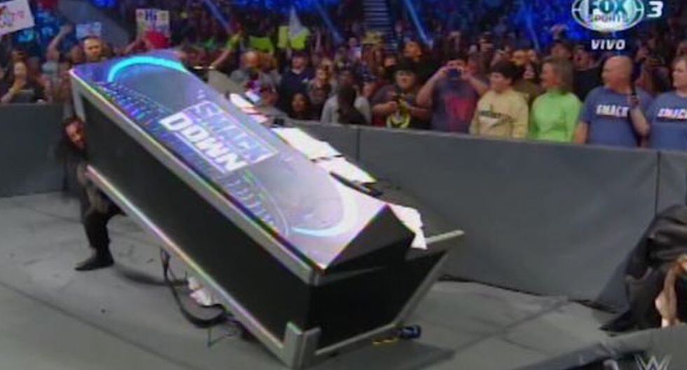 Roman Reigns no tuvo piedad con Bobby Roode. (Foto: FOX Sports 3)
