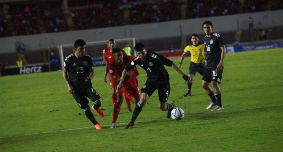 México vs. Panamá en el Rommel Fernández. (Agencias)