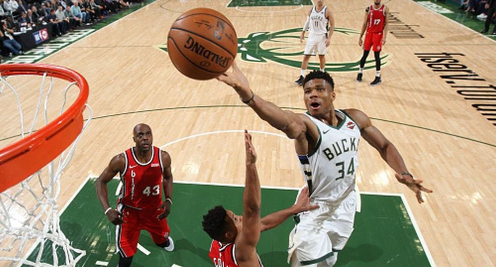 Giannis Antetokounmpo marcó 24 puntos en la victoria de los Bucks sobre los Blazers. (Getty Images)