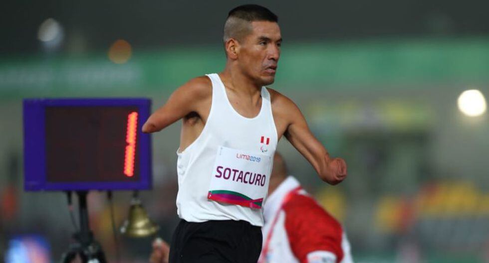 Efraín Sotacuro corriendo en el Estadio Atlético de la Videna. (Grupo El Comercio)