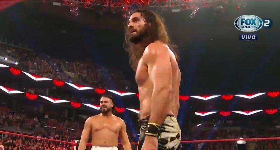 Seth Rollins y Andrade tuvieron que poner a un lado sus diferencias para hacerle frente a los enmascarados. (Foto: FOX Sports 2)