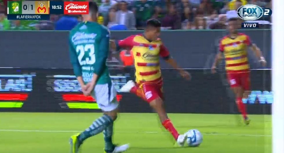 Edison Flores remató, la pelota se desvió y Achilier anotó para Morelia. (Twitter)