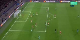 ¡Apareció el goleador! El cabezazo de Harry Kane para el 2-1 del Tottenham sobre el PSV ¡Apareció el goleador! El cabezazo de Harry Kane para el 2-1 del Tottenham sobre el PSV