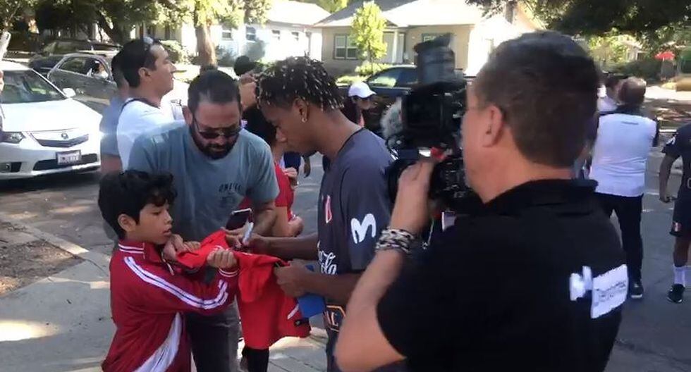La Selección Peruana llegó a su primer entrenamiento en Los Ángeles previo al amistoso ante Brasil. (José Luis Saldaña)