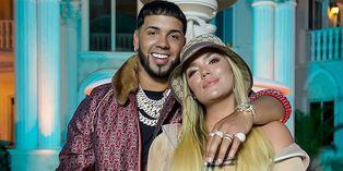 ¡Son puro amor! Karol G celebra el Día del Padre junto a Anuel AA y su hijo | VIDEO