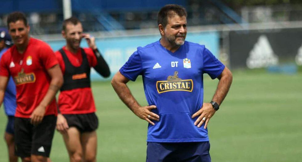 Claudio Vivas cumplió su segundo día de trabajo al frente de Sporting Cristal. (Prensa SC)