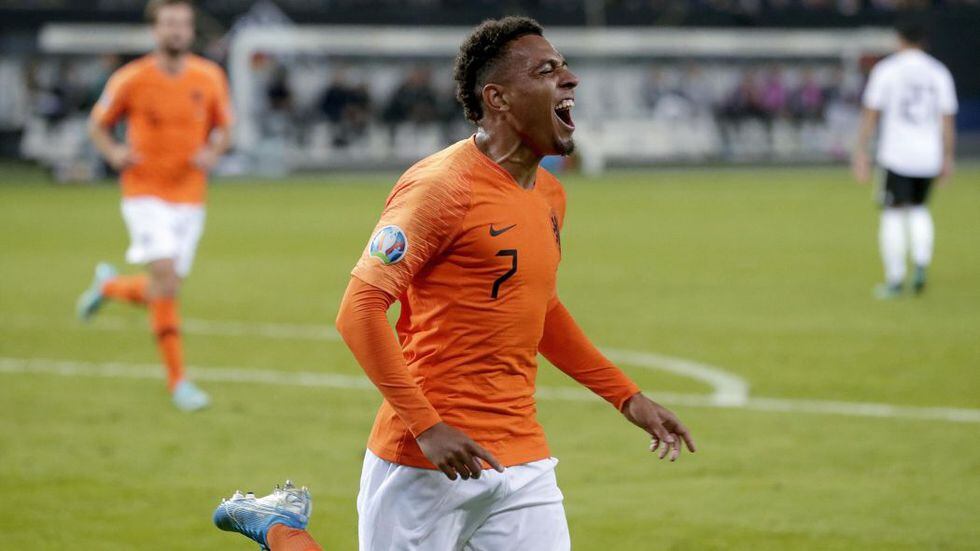 Anotó su primer gol con la selección holandesa en setiembre de 2019, en el triunfo por 4-2 ante Alemania.