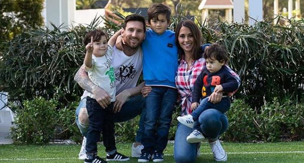 Lionel Messi inició sus vacaciones después de jugar la Copa América 2019 con Argentina. En una foto en Instagram se nota que los Messi-Roccuzzo desbordan alegría. (Foto: Instagram)