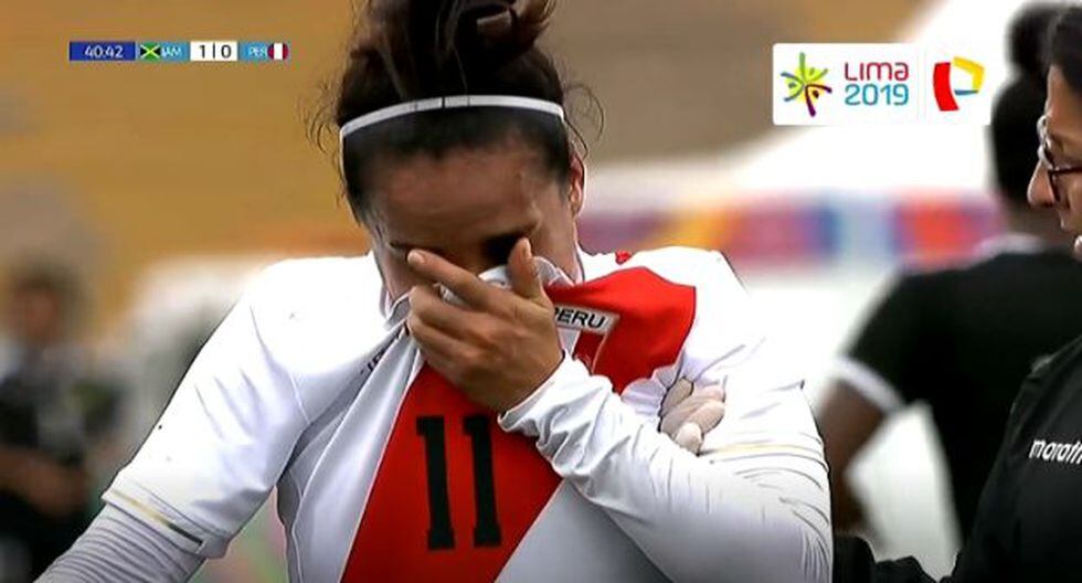 López sufrió una fuerte entrada en el Perú vs. Jamaica (Captura)