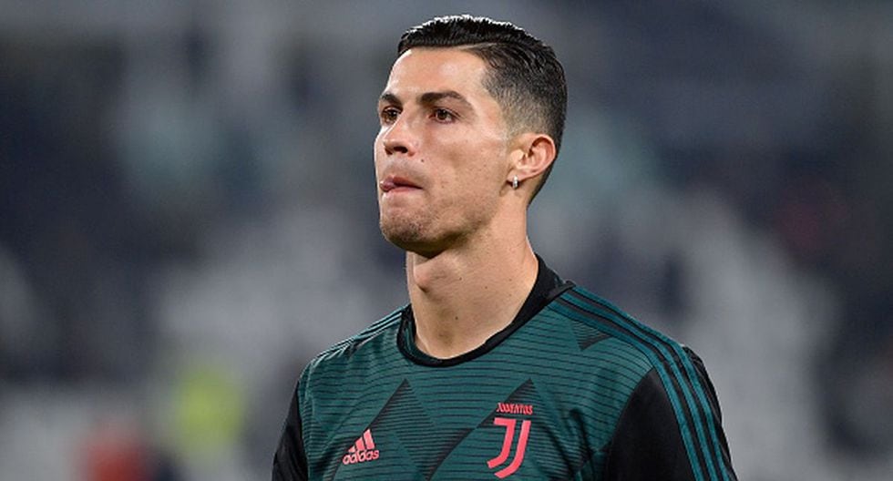 Cristiano Ronaldo no terminó el partido ante AC Milan supuestamente por molestias físicas. (Getty)