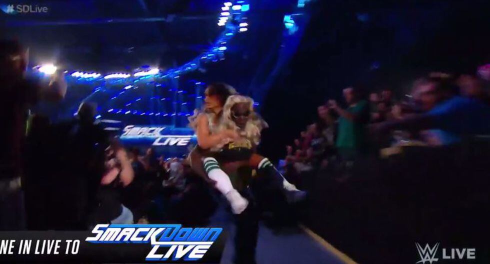 R-Truth escapó con Carmella en SmackDown Live. (WWE)