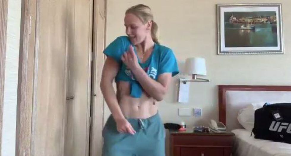 Valentina Shevchenko bailando 'Me liberé' de El Gran Combo. (Captura/@BulletValentina)