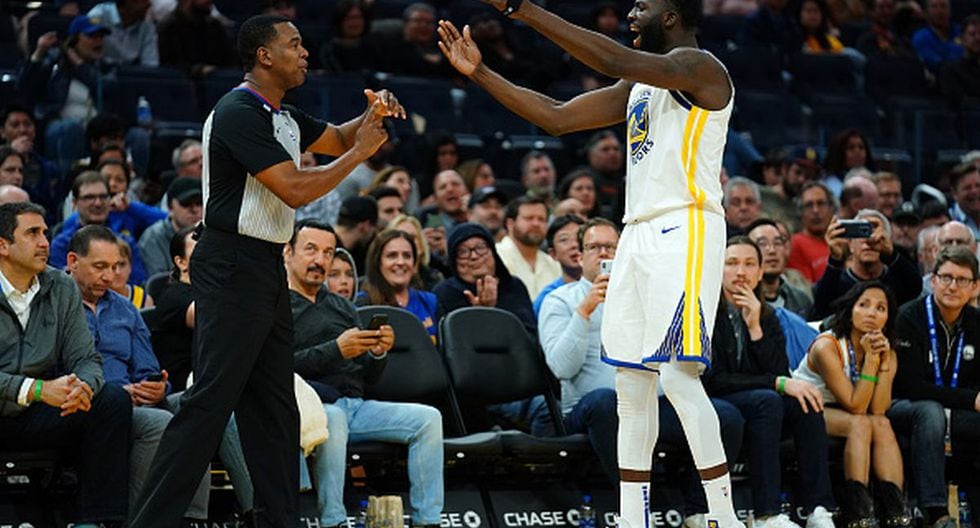 Momento en el que Draymond Green es expulsado. (Foto: Getty Images)