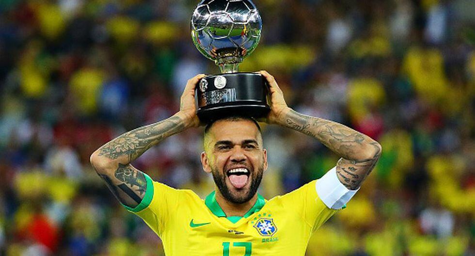 Dani Alves jugó la última temporada en el PSG (Getty)