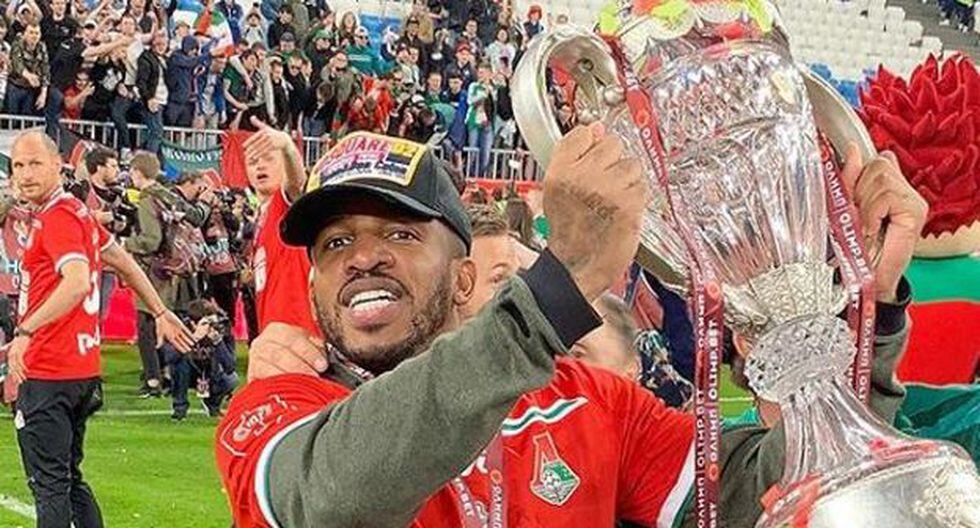 Jefferson Farfán alcanzó su tercer título con camiseta de Lokmotiv. (Foto: jefferson_farfan_oficial)
