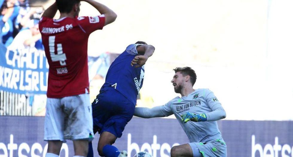 Ron-Robert Zieler del Hannover se ha convertido en el nuevo viral de YouTube tras golpear duramente a Daniel Gordon