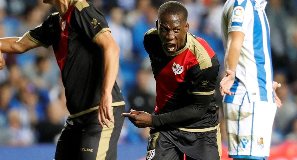 Luis Advíncula disputó 29 partidos con Rayo Vallecano y anotó un gol. (Foto. EFE)