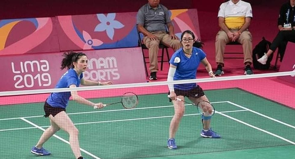 Daniela Macías y Danica Nishimura disputaron el último partido que puso el 3-2 para Perú. (Foto: Bádminton Perú)