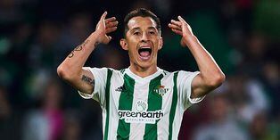 Andrés Guardado sorprendió a todos en el entrenamiento del Betis