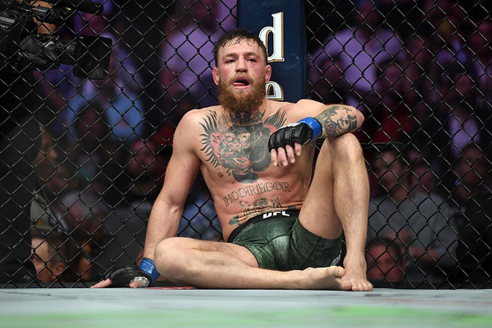 El ruso Khabib Nurmagomedov utilizó un 'mataleón' para derrotar a Conor McGregor y ampliar a 27 peleas su histórico invicto en la UFC. (Fotos: Getty Images)