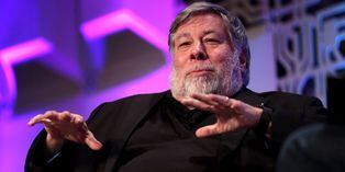 ¿Apple en crisis?Steve Wozniak critica que la compañía no compita con móviles de pantalla plegables