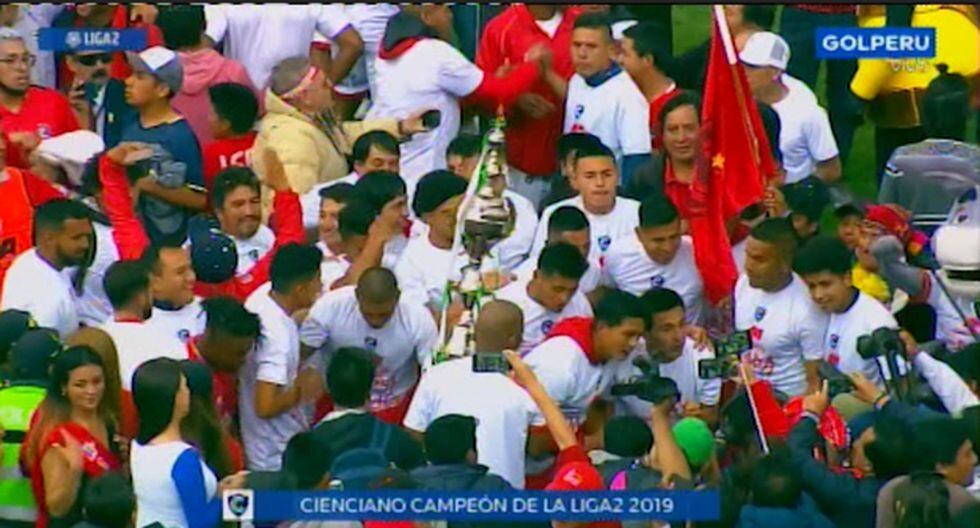 La celebración de Cienciano, luego de volver a Primera División. (Foto: GOLPERU)