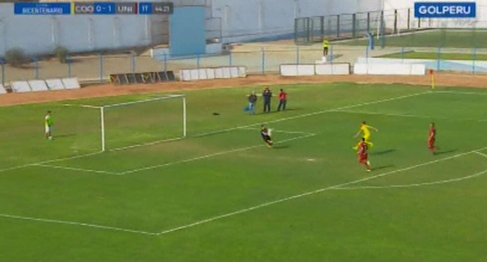 Carvallo se convierte en figura en el Universitario vs. Coopsol (Captura)