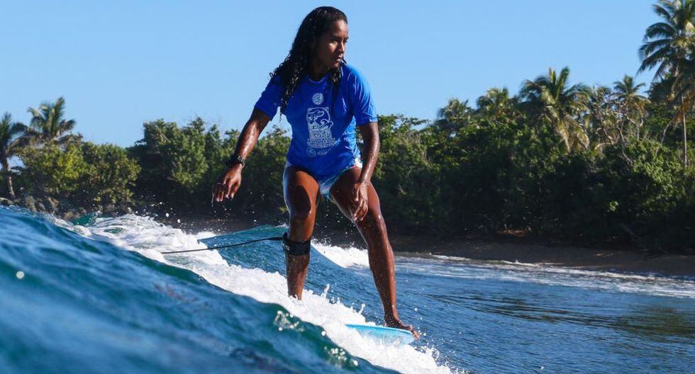 María Fernanda Reyes haciendo una de sus maniobras en el Campeonato Norteamericano. (Foto: WSL)