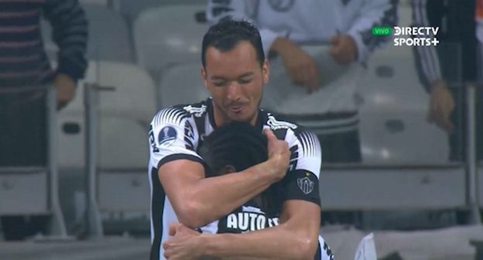 Chará anotó el 2-0 del Atlético Mineiro sobre Colón y acaricia Asunción