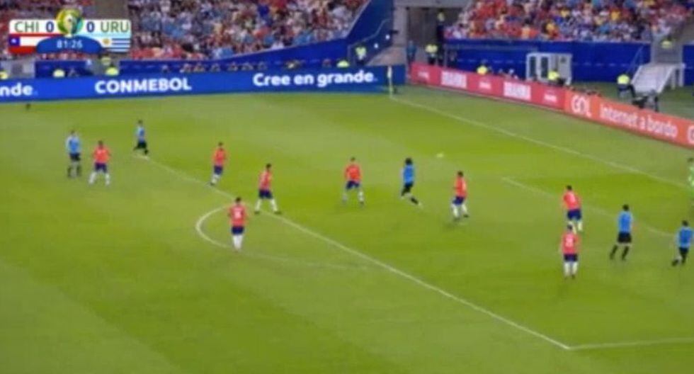 Soberbio 'cabezazo' de Edison Cavani para el 1-0 en el Maracaná por Copa América 2019