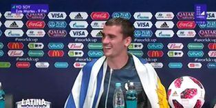 ¿Por qué Griezmann celebró el título de Francia con la bandera de Uruguay? ¿Por qué Griezmann celebró el título de Francia con la bandera de Uruguay?