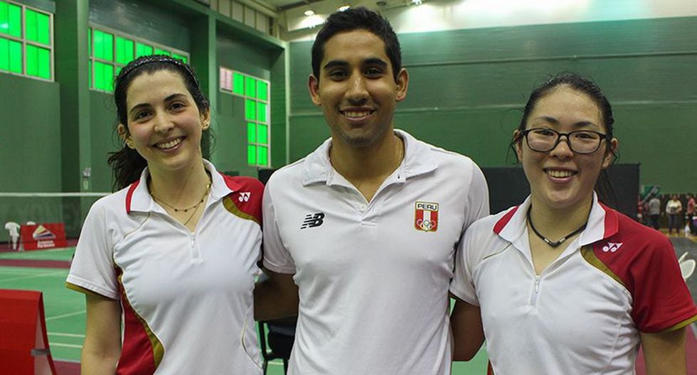 Los badmintonistas que nos representan en Eslovenia: (de izquierda a derecha) Daniela Macías, Diego Mini y Danica Nishimura. (Bádminton Perú)