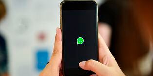 "Modo oscuro" llega a WhatsApp y así puedes activarlo