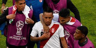 Christian Cueva se pronunció tras ser insultado por sujeto en un avión Christian Cueva se pronunció tras ser insultado por sujeto en un avión