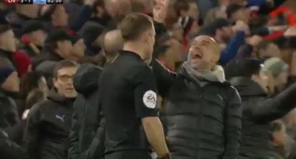 Pep Guardiola reacciona contra los árbitros en la Premier. (Foto: Getty)