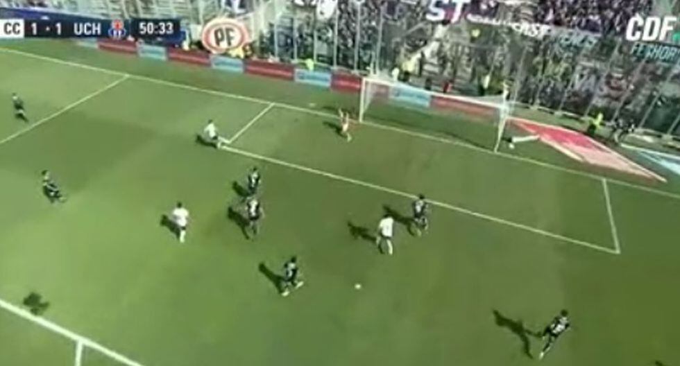 Gabriel Suazo anotó el 1-1 de Colo Colo sobre la U. de Chile. (CDF)