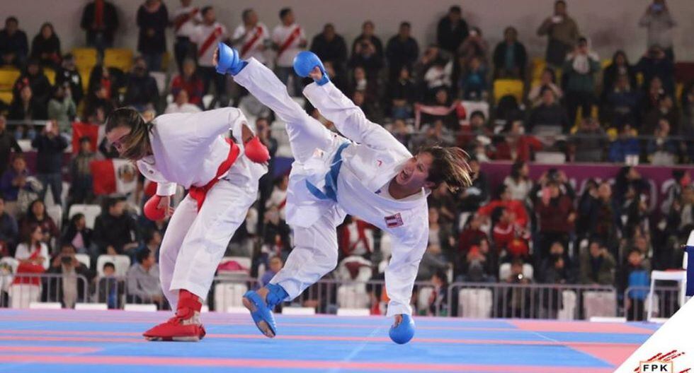 Alexandra Grande (de azul) ganó el oro en Lima 2019 y en Toronto 2015. (Foto: Federación Peruana De Karate FPK - Oficial)