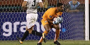 Raúl Fernández se lesionó y es baja sensible para la 'U': ¿Quién lo reemplazará?