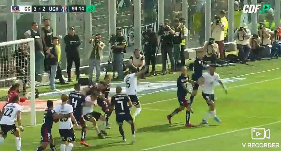 Barroso marca el 3-2 de Colo Colo sobre la U. de Chile en el Monumental. (YouTube)