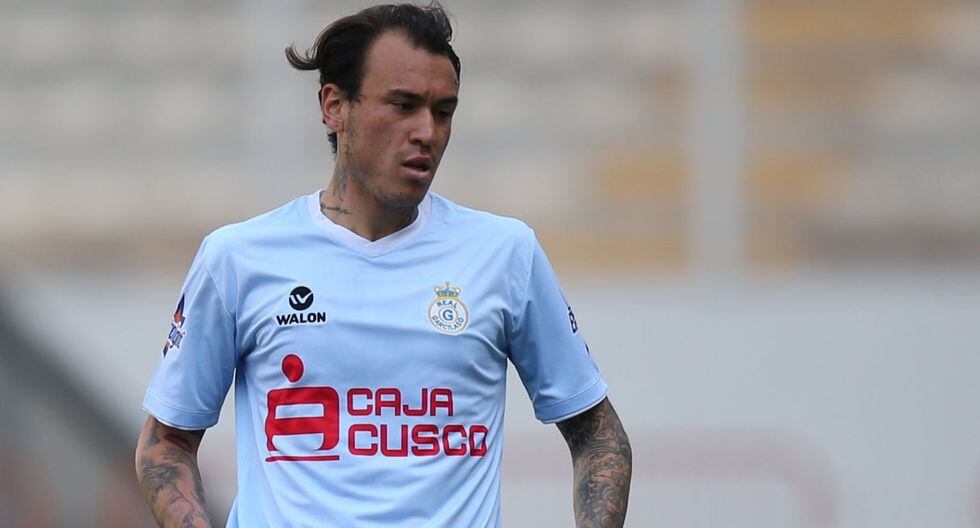Gustavo Dulanto indicó que resbalón en la Copa Libertadores le ‘ayudó’ a llegar a Portugal. (Foto: GEC / Internet)